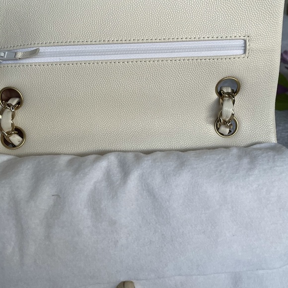 ‼️SOLD‼️CHANEL 21S Ivory Iridescent Caviar Classic - Picture 6 of 11